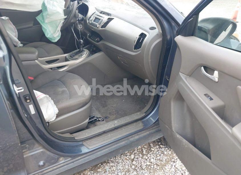 Photo 5 of 2016 Kia Sportage LX (VIN KNDPBCAC6G7833354)