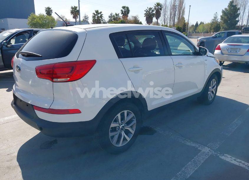 Photo 4 of 2016 Kia Sportage LX (VIN KNDPBCAC8G7803255)