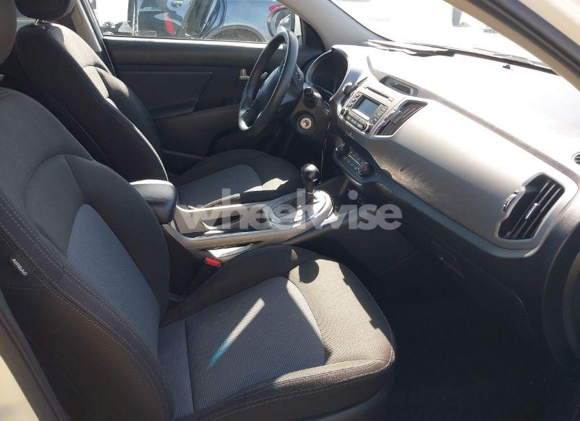 Photo 5 of 2016 Kia Sportage LX (VIN KNDPBCAC8G7803255)