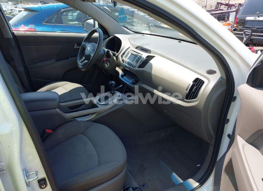 Photo 5 of 2015 Kia Sportage LX (VIN KNDPBCAC9F7702742)