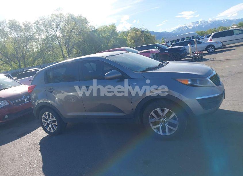 Photo 13 of 2016 Kia Sportage LX (VIN KNDPBCAC9G7840928)