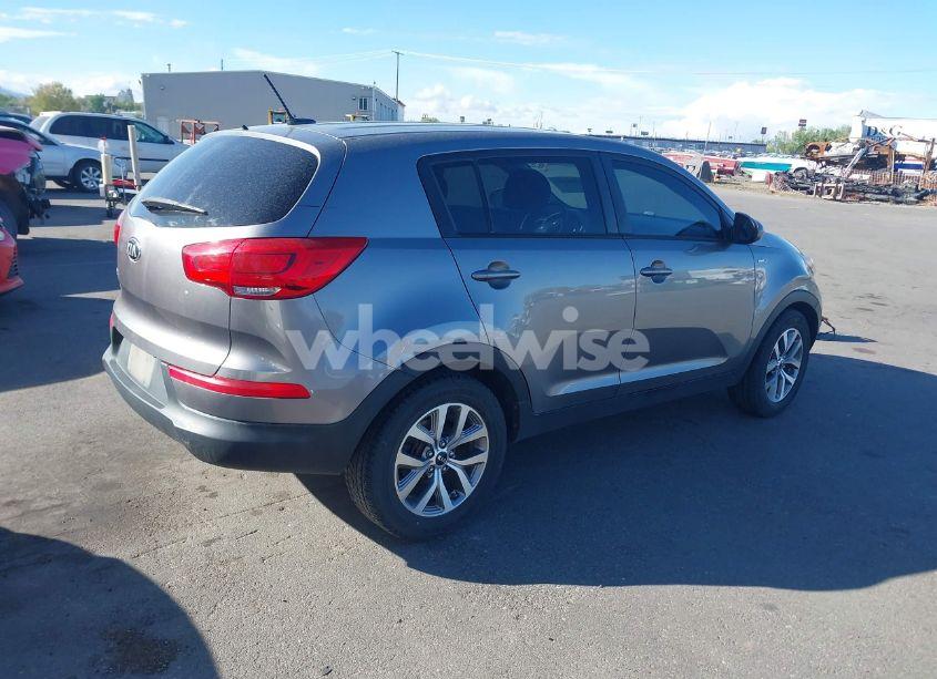 Photo 4 of 2016 Kia Sportage LX (VIN KNDPBCAC9G7840928)