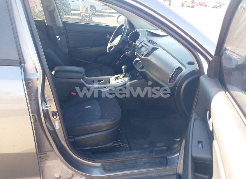 Photo 5 of 2016 Kia Sportage LX (VIN KNDPBCAC9G7840928)