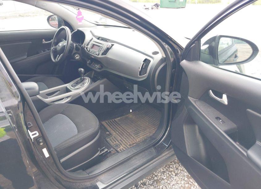 Photo 5 of 2016 Kia Sportage LX (VIN KNDPBCAC9G7863206)