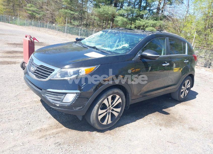 Photo 2 of 2013 Kia Sportage EX (VIN KNDPC3A20D7438621)