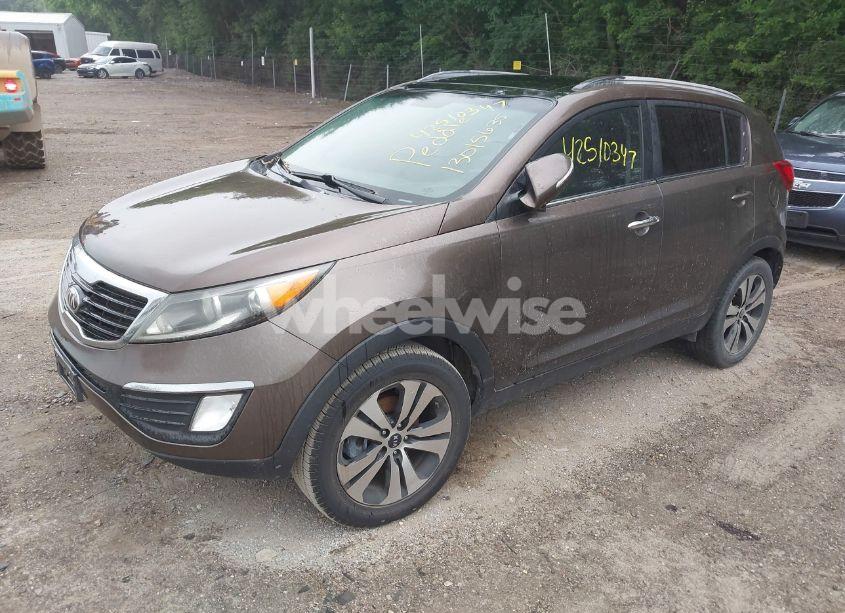 Photo 2 of 2013 Kia Sportage EX (VIN KNDPC3A28D7449821)