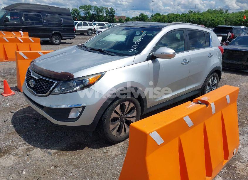 Photo 2 of 2011 Kia Sportage SX (VIN KNDPC3A68B7148742)