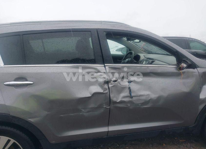 Photo 14 of 2015 Kia Sportage EX (VIN KNDPC3AC0F7771557)