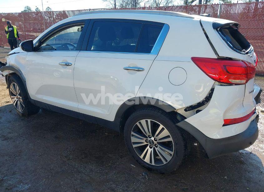 Photo 3 of 2016 Kia Sportage EX (VIN KNDPC3AC5G7868190)