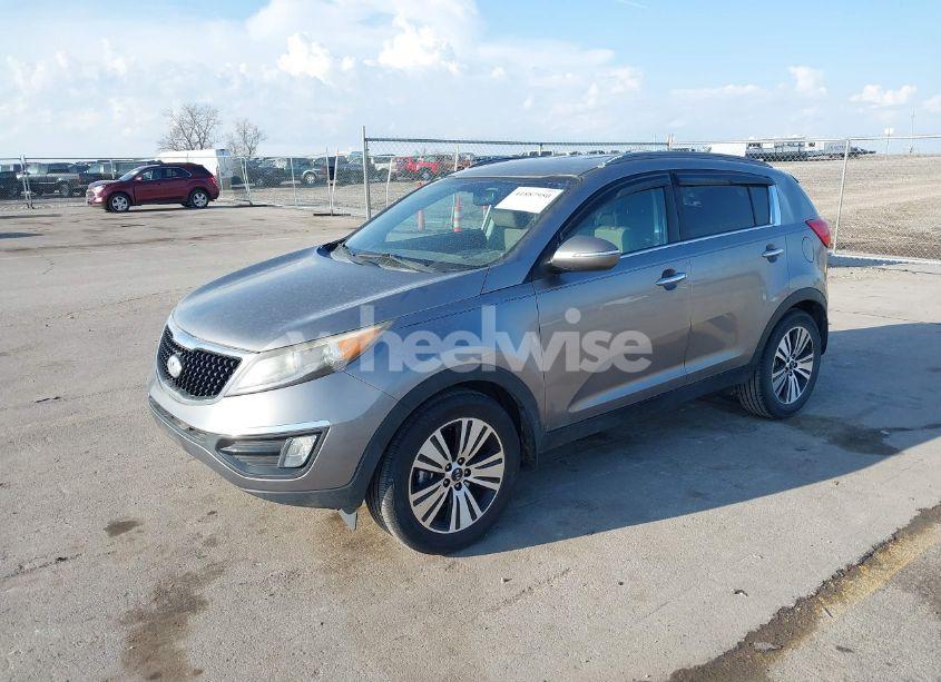 Photo 2 of 2014 Kia Sportage EX (VIN KNDPC3AC6E7662759)