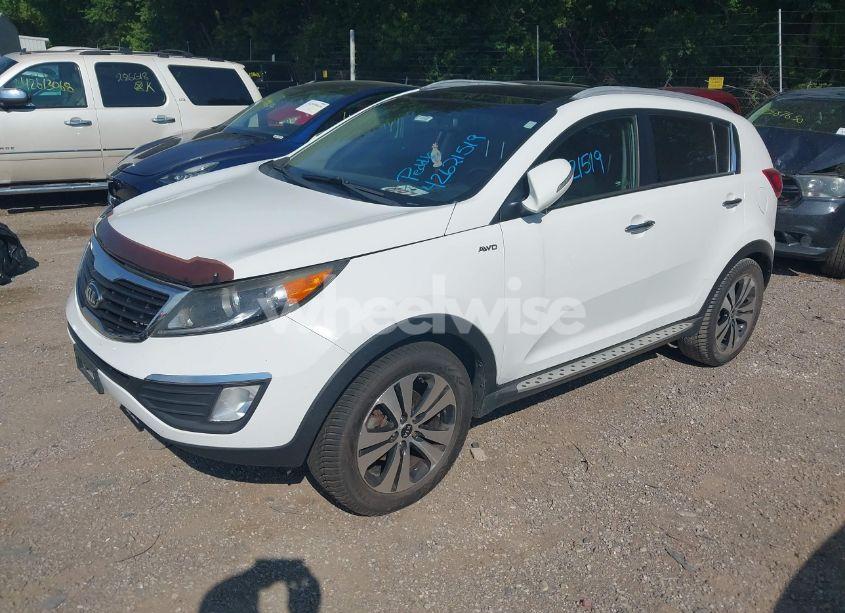 Photo 2 of 2013 Kia Sportage EX (VIN KNDPCCA22D7363985)