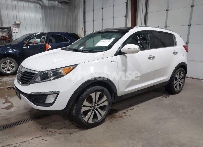 Photo 2 of 2013 Kia Sportage EX (VIN KNDPCCA28D7460687)