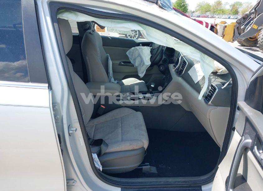 Photo 5 of 2018 Kia Sportage LX (VIN KNDPM3AC0J7323485)