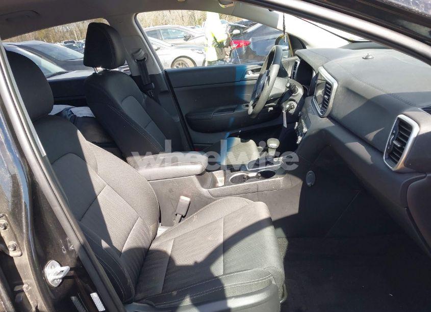 Photo 5 of 2021 Kia Sportage LX (VIN KNDPM3AC0M7927106)