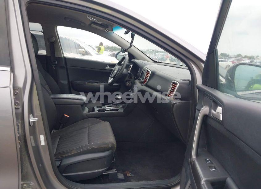 Photo 5 of 2017 Kia Sportage LX (VIN KNDPM3AC2H7246144)