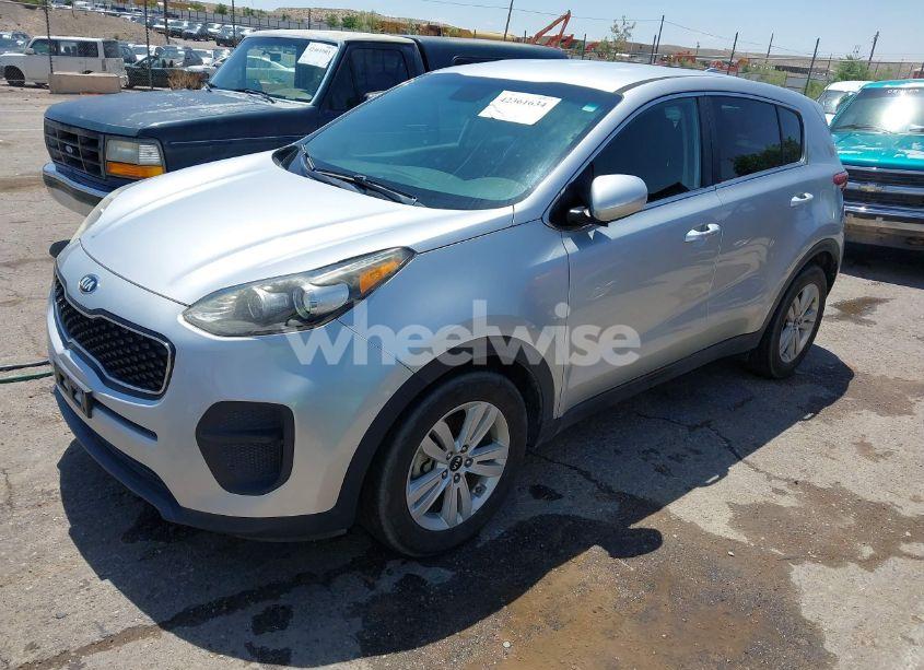 Photo 2 of 2018 Kia Sportage LX (VIN KNDPM3AC2J7341468)