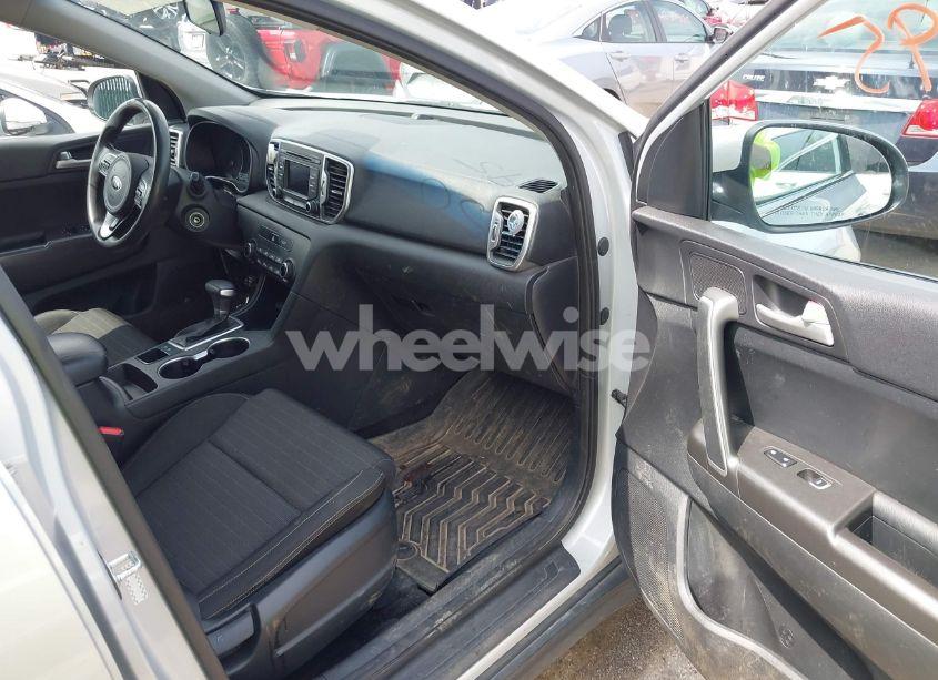 Photo 5 of 2018 Kia Sportage LX (VIN KNDPM3AC2J7344614)