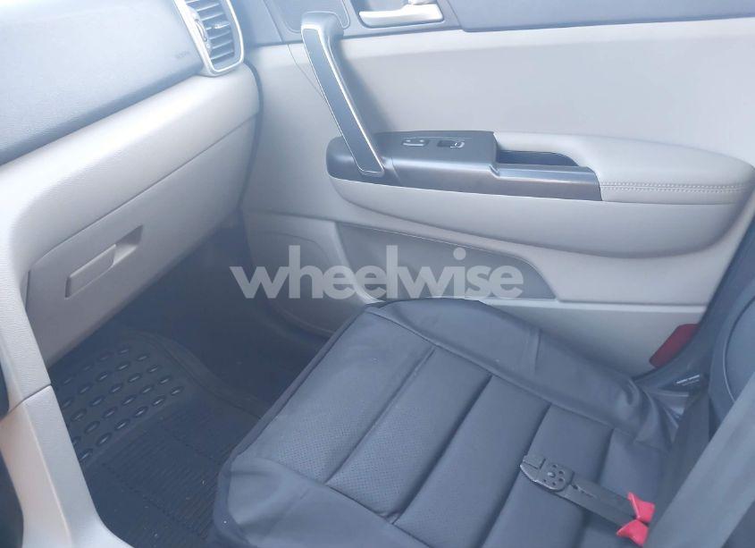 Photo 8 of 2021 Kia Sportage LX (VIN KNDPM3AC3M7912227)