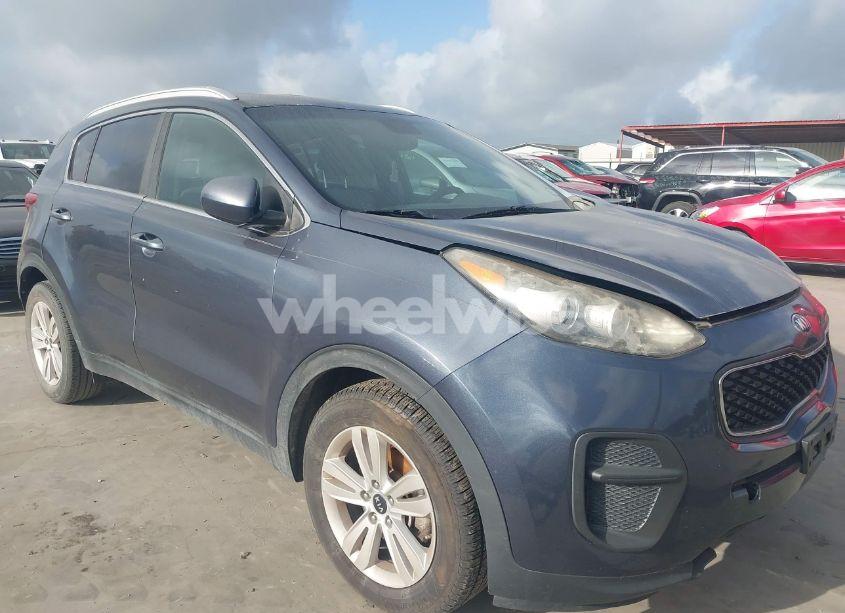 2017 Kia Sportage LX (VIN KNDPM3AC4H7132582) main photo