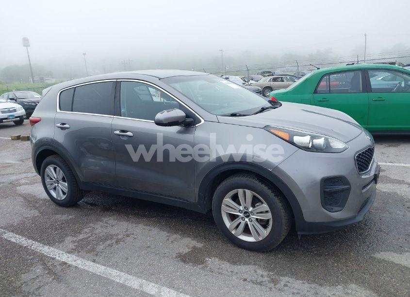 Photo 13 of 2018 Kia Sportage LX (VIN KNDPM3AC4J7456590)