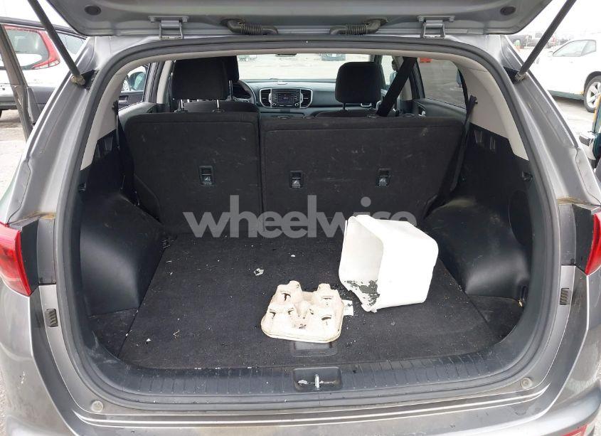 Photo 17 of 2018 Kia Sportage LX (VIN KNDPM3AC4J7456590)