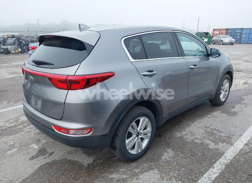 Photo 4 of 2018 Kia Sportage LX (VIN KNDPM3AC4J7456590)
