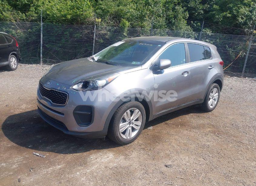Photo 2 of 2019 Kia Sportage LX (VIN KNDPM3AC4K7507717)