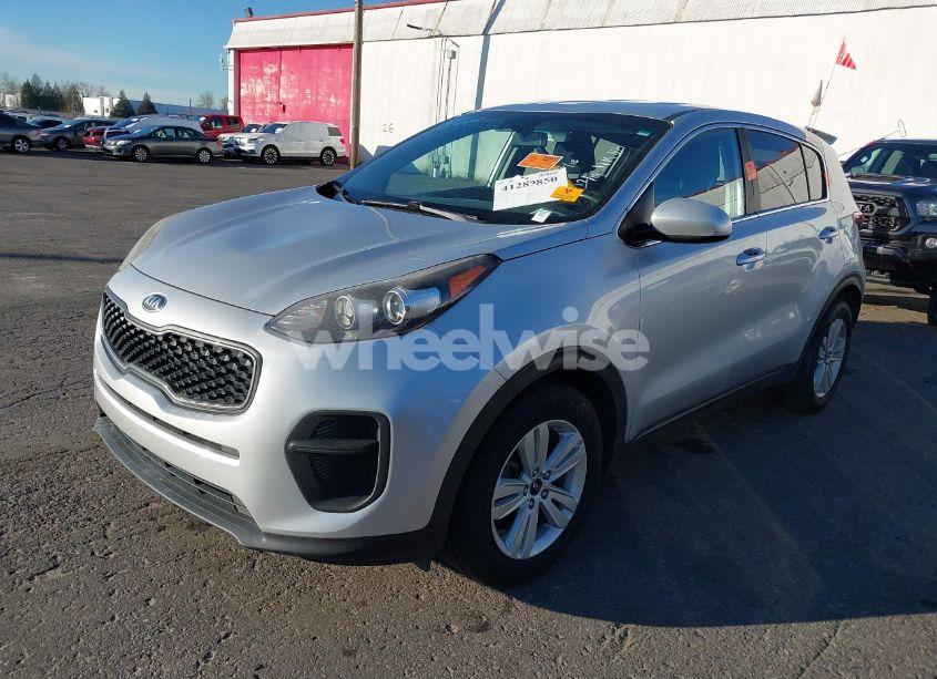 Photo 2 of 2018 Kia Sportage LX (VIN KNDPM3AC5J7451690)