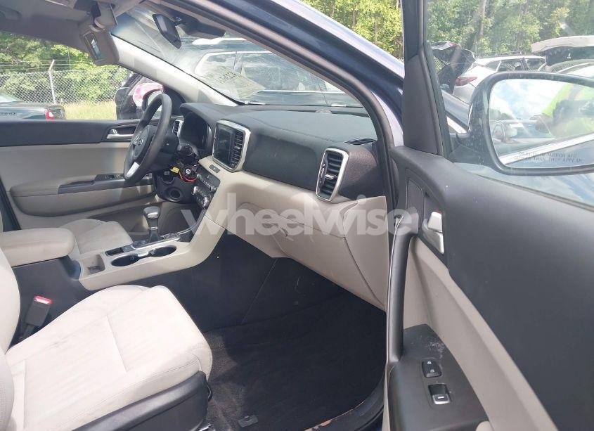 Photo 5 of 2020 Kia Sportage LX (VIN KNDPM3AC5L7813505)