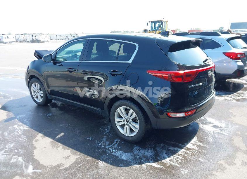 Photo 3 of 2018 Kia Sportage LX (VIN KNDPM3AC6J7395257)