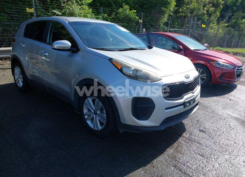 2018 Kia Sportage LX (VIN KNDPM3AC7J7367094) main photo