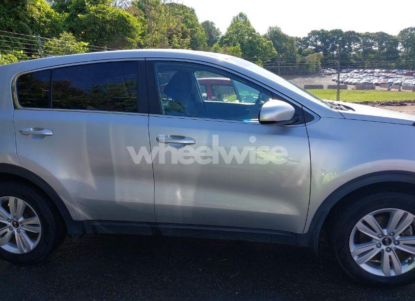 Photo 12 of 2018 Kia Sportage LX (VIN KNDPM3AC7J7367094)