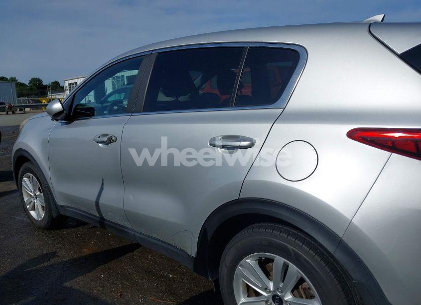 Photo 13 of 2018 Kia Sportage LX (VIN KNDPM3AC7J7367094)