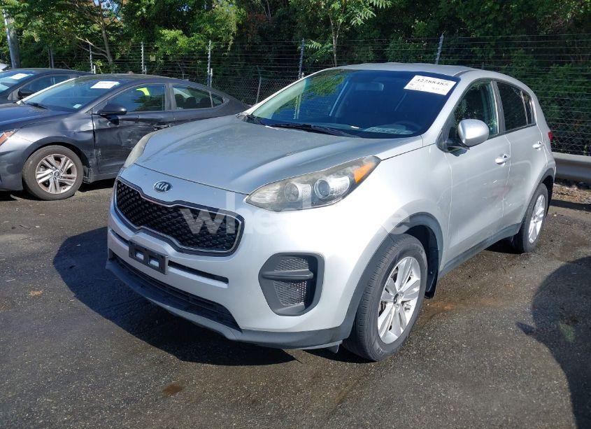 Photo 2 of 2018 Kia Sportage LX (VIN KNDPM3AC7J7367094)