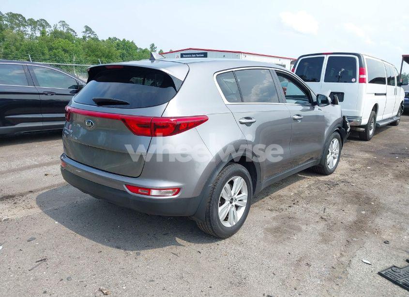 Photo 4 of 2019 Kia Sportage LX (VIN KNDPM3AC7K7560377)