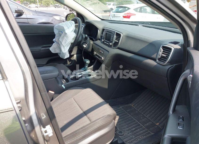 Photo 5 of 2019 Kia Sportage LX (VIN KNDPM3AC7K7560377)