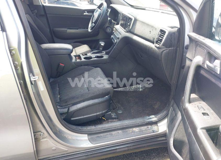 Photo 5 of 2020 Kia Sportage LX (VIN KNDPM3AC7L7827406)