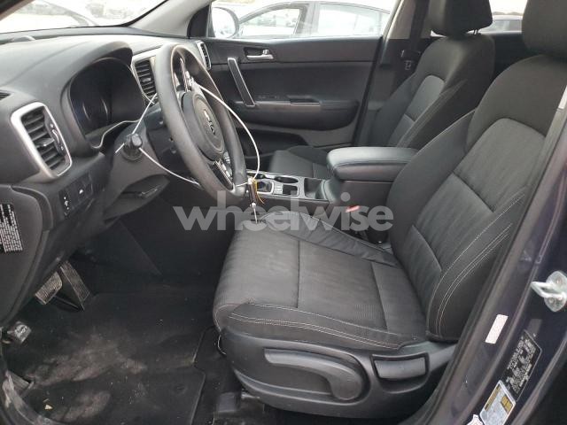 Photo 2 of 2022 KIA SPORTAGE LX (VIN KNDPM3AC8N7983991)