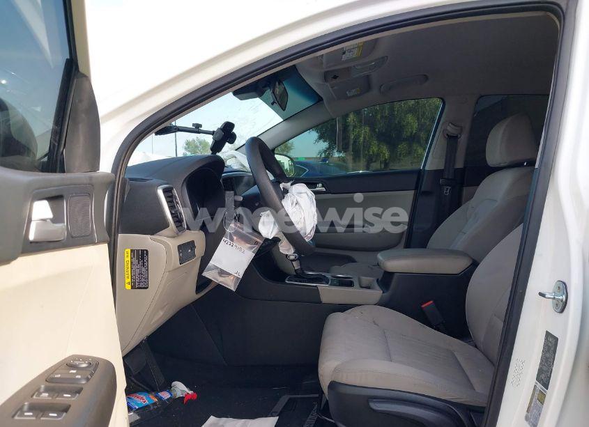 Photo 5 of 2022 Kia Sportage LX (VIN KNDPM3AC9N7027953)