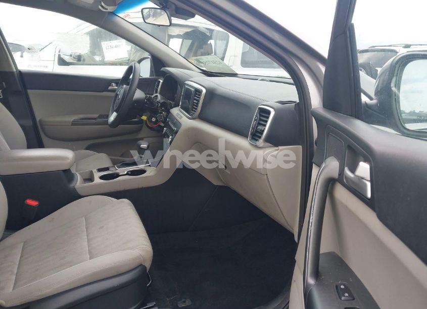 Photo 5 of 2020 Kia Sportage LX (VIN KNDPM3ACXL7677114)