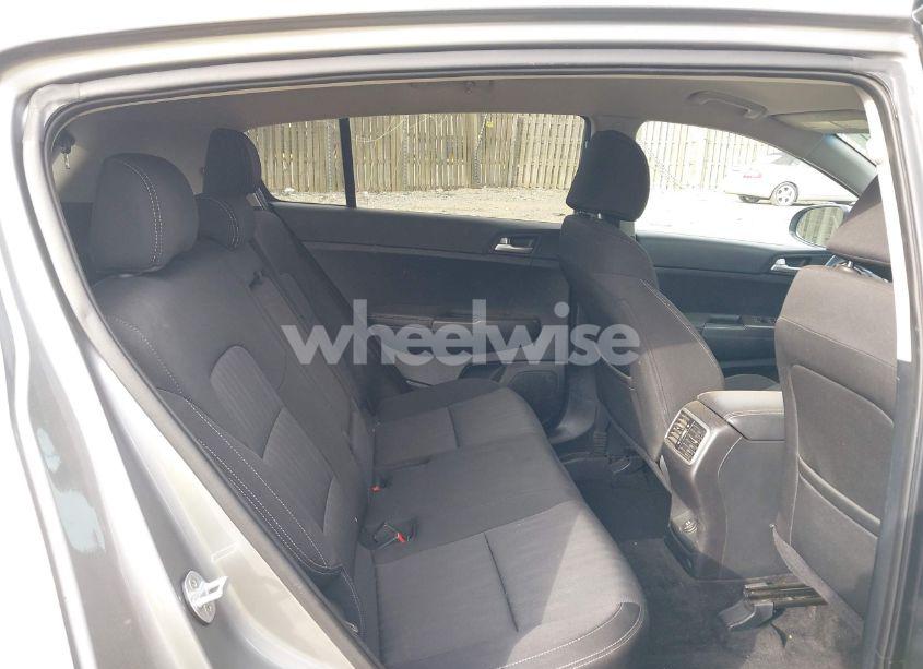 Photo 8 of 2020 Kia Sportage LX (VIN KNDPM3ACXL7823382)