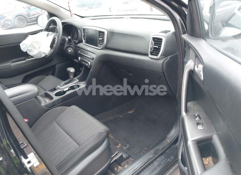 Photo 5 of 2022 Kia Sportage LX (VIN KNDPM3ACXN7001572)