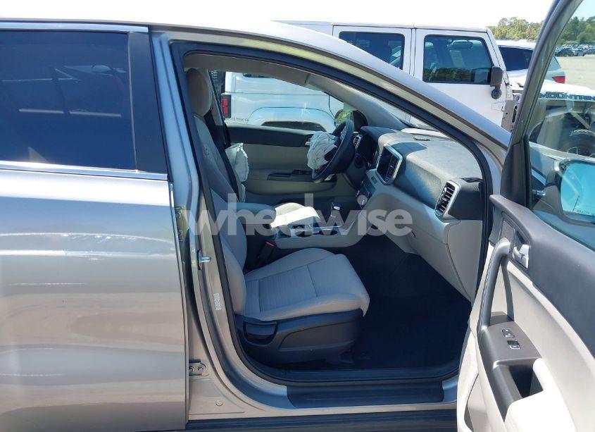 Photo 5 of 2022 Kia Sportage LX (VIN KNDPM3ACXN7989808)