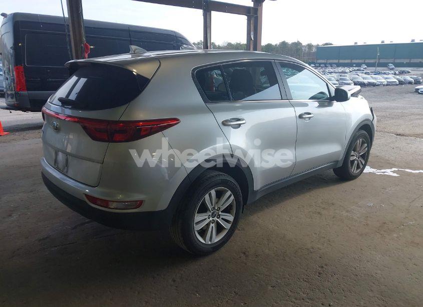 Photo 4 of 2019 Kia Sportage LX (VIN KNDPMCAC0K7618779)