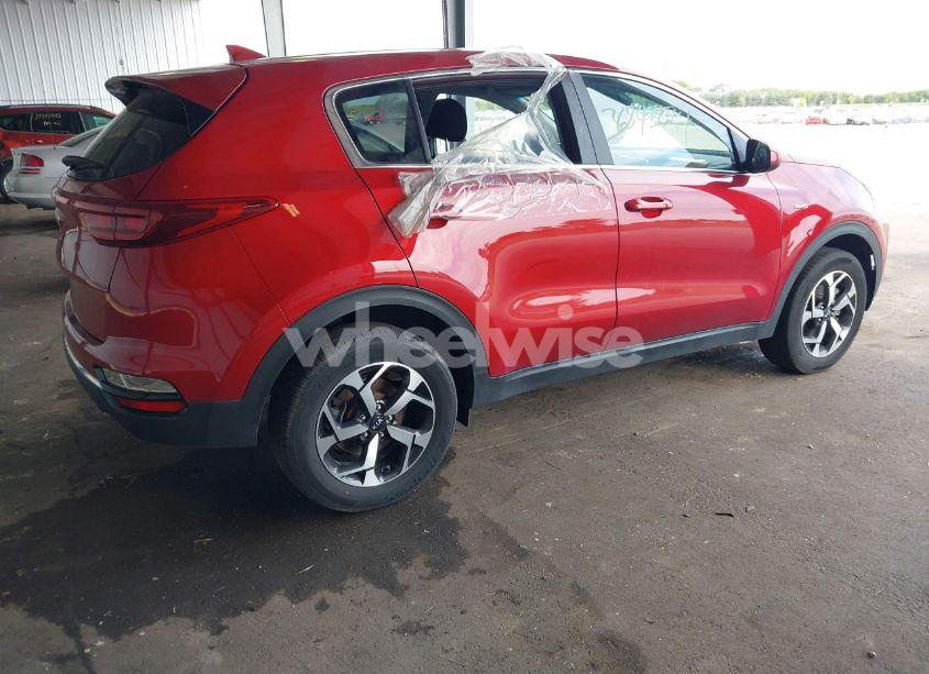 Photo 4 of 2021 Kia Sportage LX (VIN KNDPMCAC0M7943337)