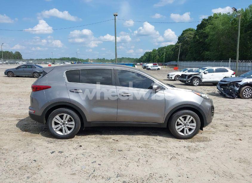 Photo 13 of 2018 Kia Sportage LX (VIN KNDPMCAC1J7331031)