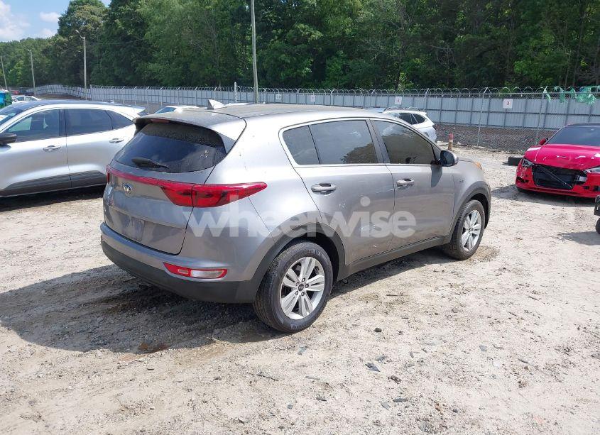 Photo 4 of 2018 Kia Sportage LX (VIN KNDPMCAC1J7331031)