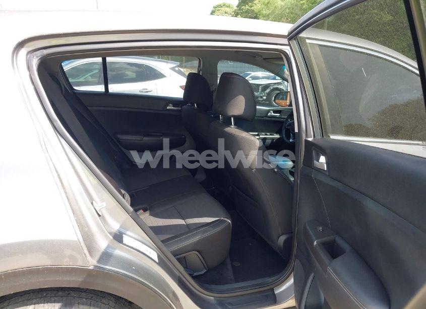 Photo 8 of 2018 Kia Sportage LX (VIN KNDPMCAC1J7331031)