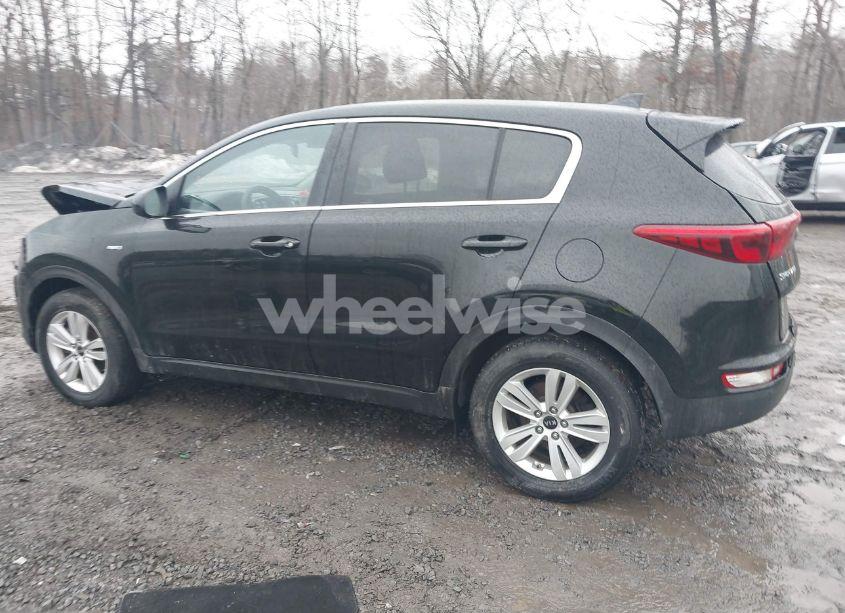 Photo 3 of 2018 Kia Sportage LX (VIN KNDPMCAC1J7408268)