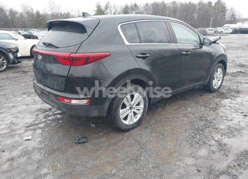 Photo 4 of 2018 Kia Sportage LX (VIN KNDPMCAC1J7408268)